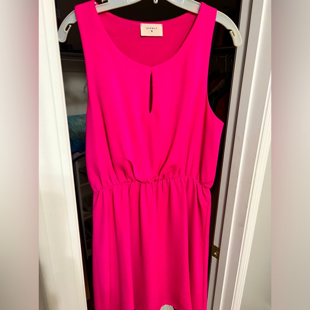 EVERLY Bright Pink Crepe Mini Dress. Size Large.